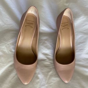 Beautiful beige leather, 3-inch heel pump. In excellent used condition.